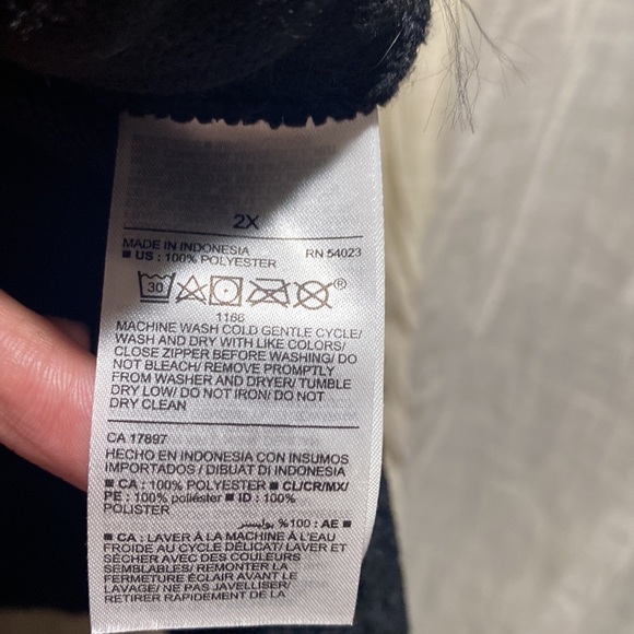 Black Sherpa quarter zip sweater with front pocket - Picture 6 of 7